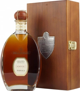 Граппа Grappa affinata in botti da Marsala, Dellavalle, 10 лет, 0.7 л (п/у)