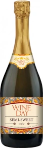 Игристое вино White Semi-Sweet, Wine Day, 0.75 л